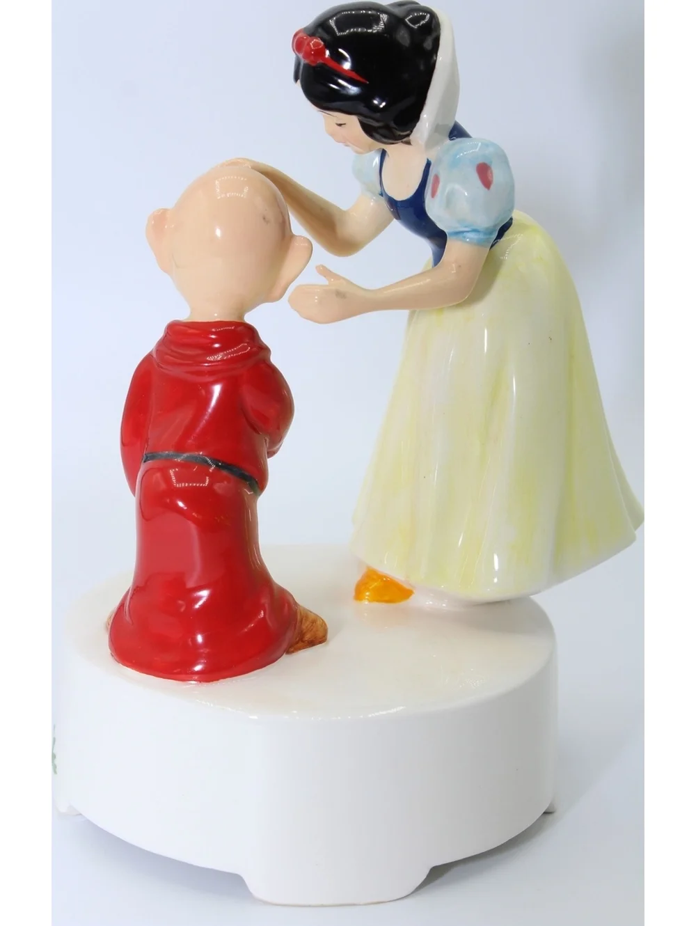 VTG Disney Sankyo Snow White & Dopey Music Box Whistle While We Work Figurine